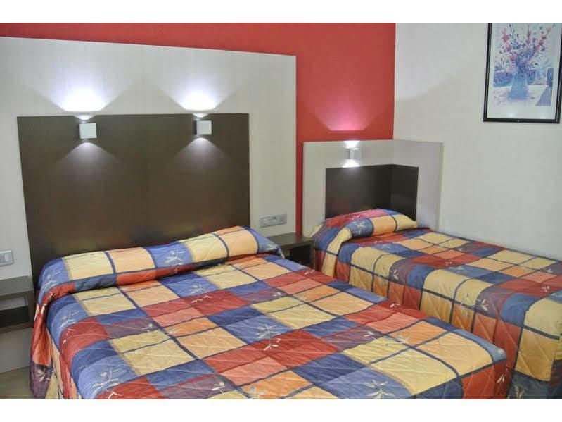 Hotel Le Val Moret Magnant Exterior foto