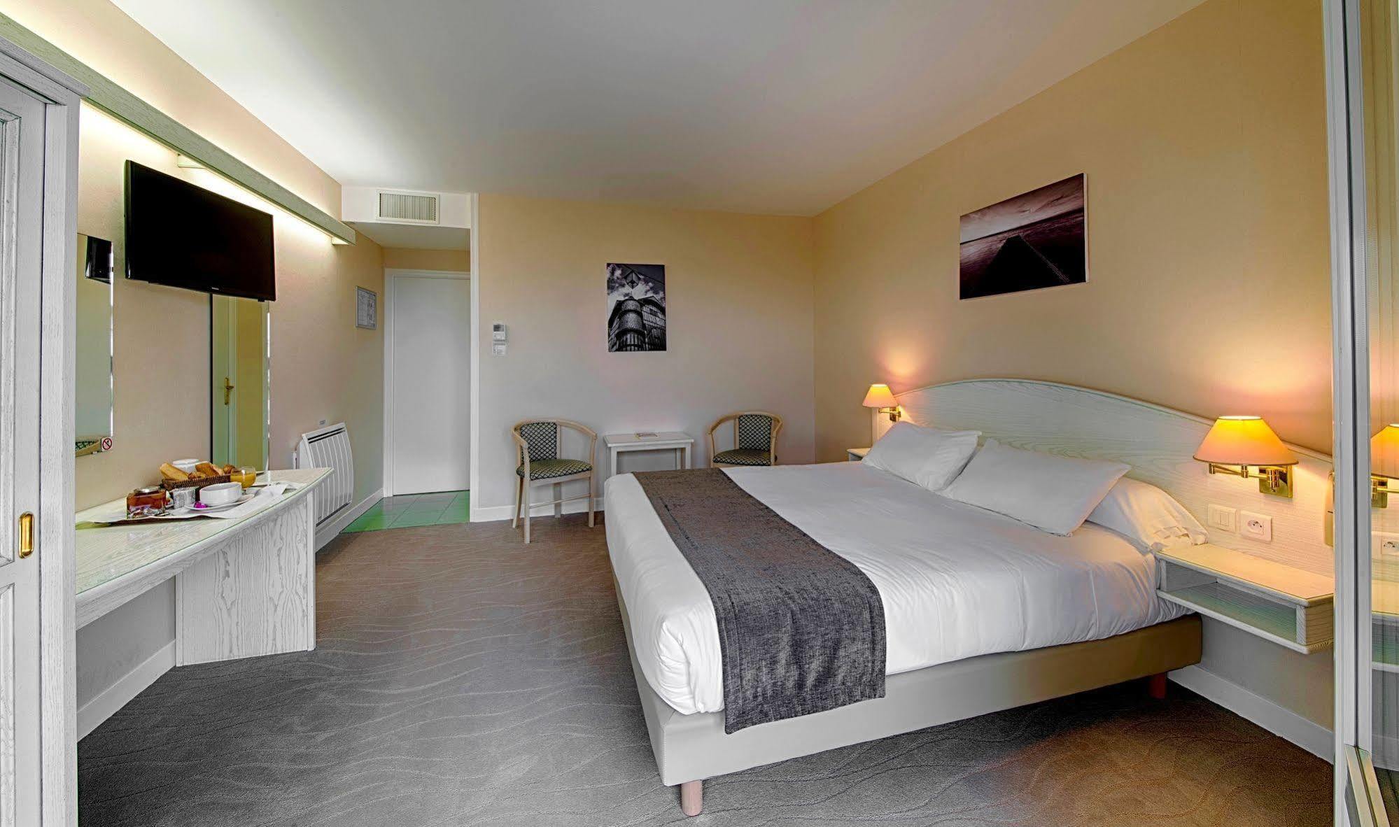 Hotel Le Val Moret Magnant Exterior foto