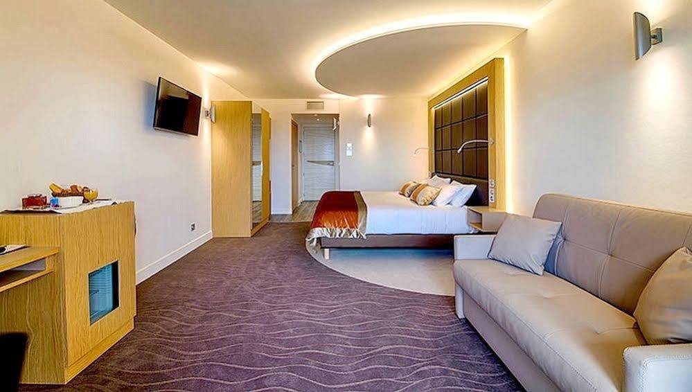 Hotel Le Val Moret Magnant Exterior foto